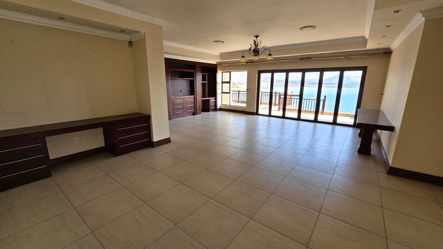 5 Bedroom Property for Sale in Birdwood Estate North West